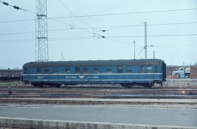 {short description of image}